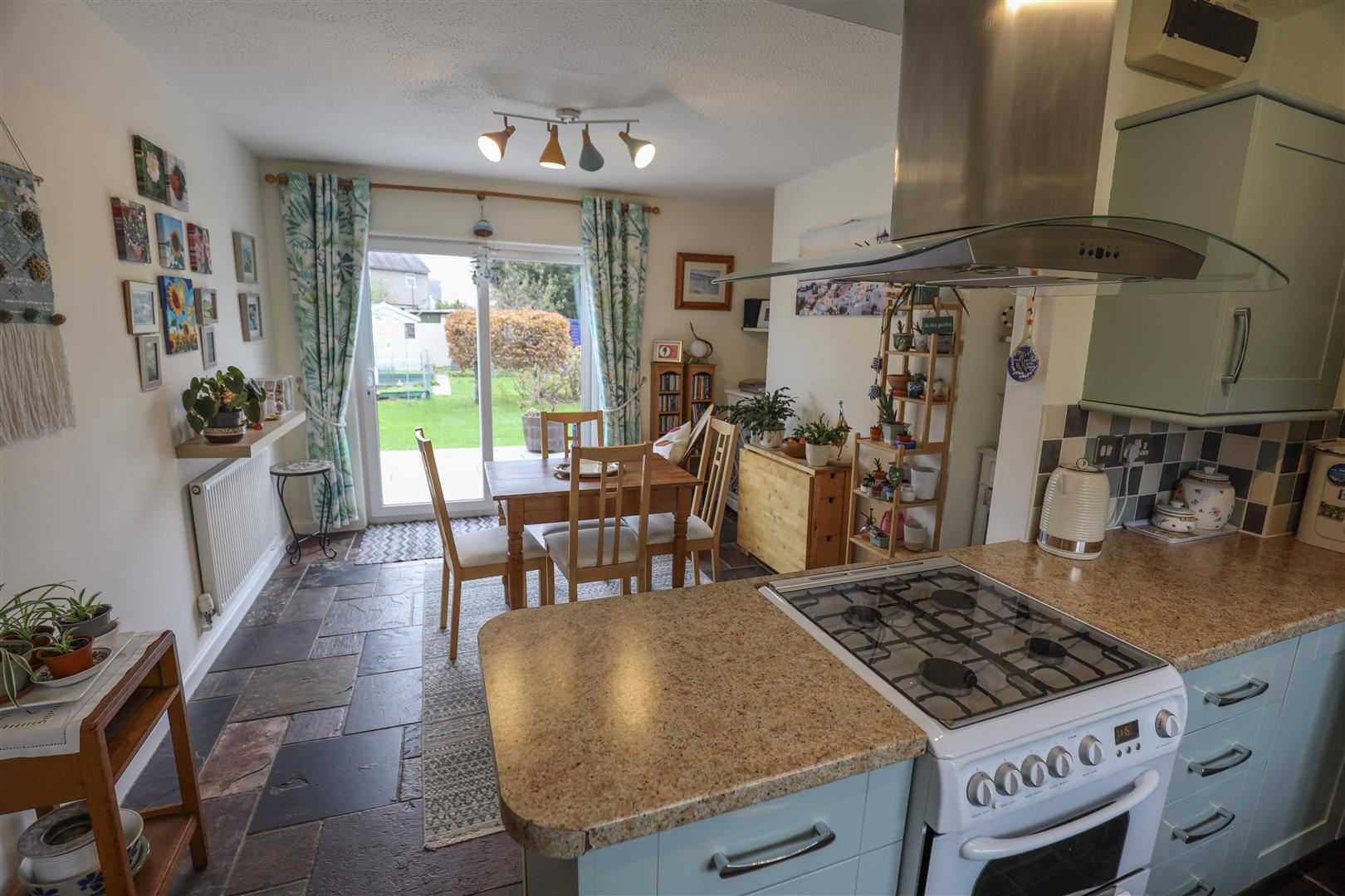 10 Ewenny Road, Wick, Nr Cowbridge, Vale of Glamorgan, CF71 7QA